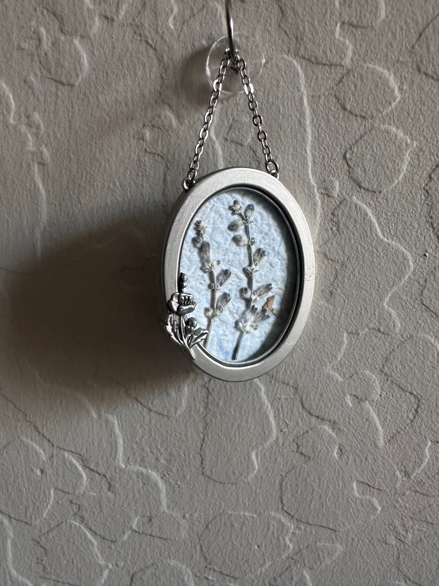 Tini floral hanging ornament