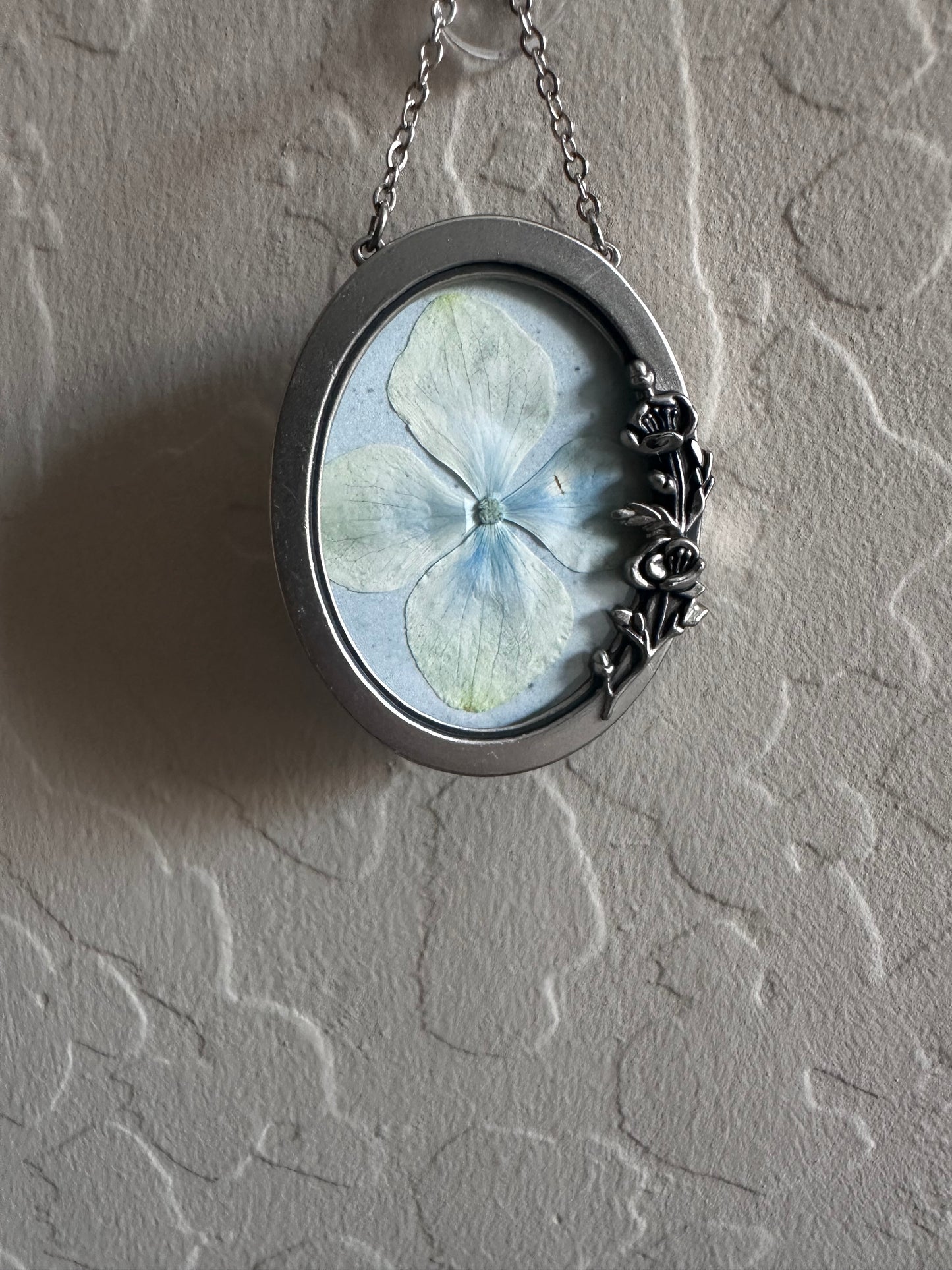 Tini floral hanging ornament